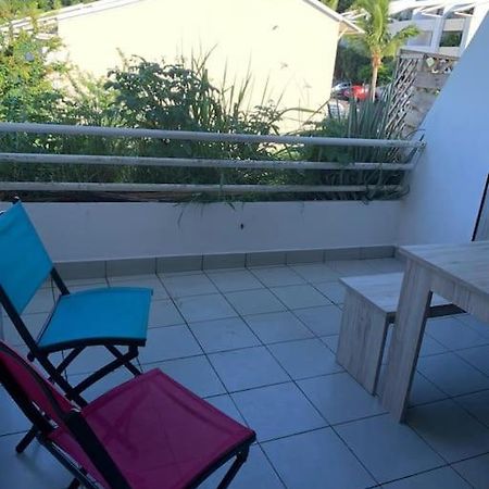 Petit Prix Et Grand Confort A Saint Gilles Les Bains Exterior foto