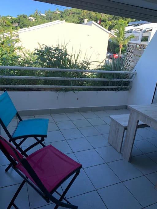 Petit Prix Et Grand Confort A Saint Gilles Les Bains Exterior foto